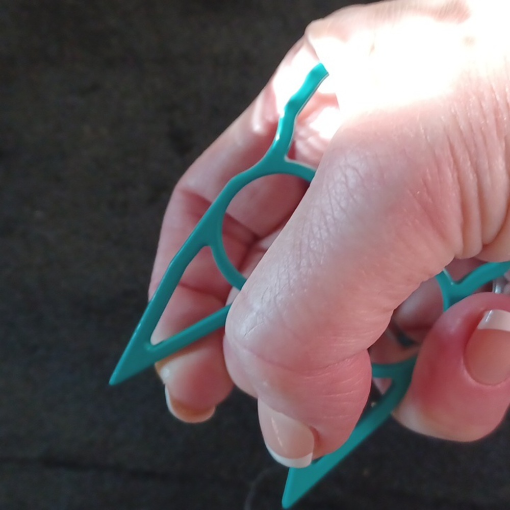 Safety kittypup keychain in AQUA - Picture 4 of 4
